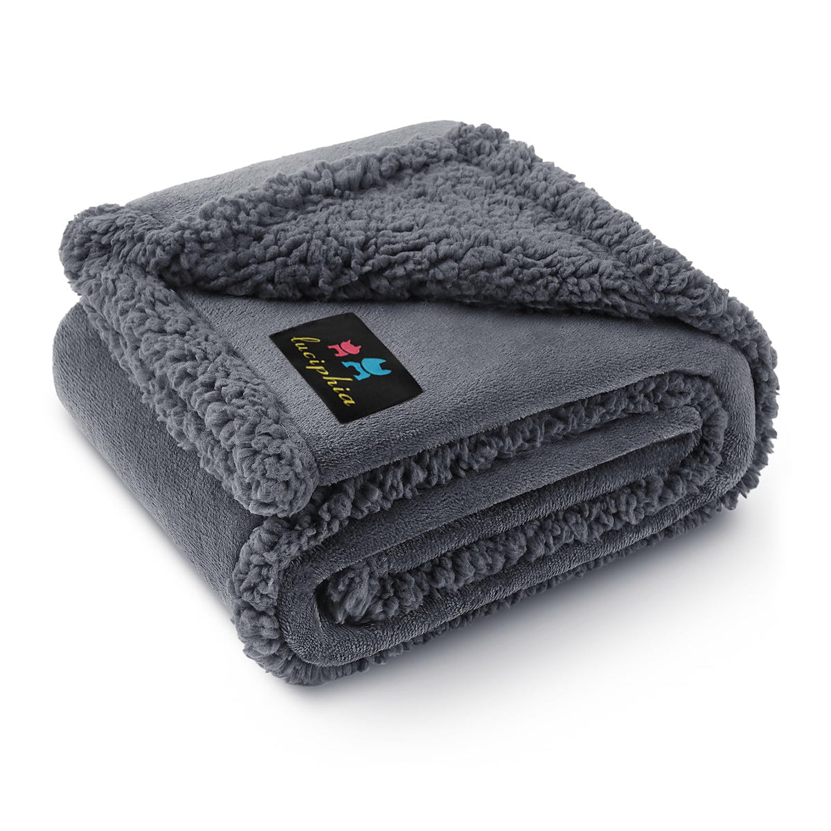 Luciphia Manta impermeable para perro en sofá, protege muebles y evita manchas.