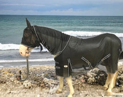 Majestic Ally máscara anti moscas para la cabeza del caballo protege orejas y ojos.
