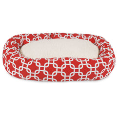 Cama donut Majestic Pet roja con Sherpa, ideal para descansar y acurrucarse.