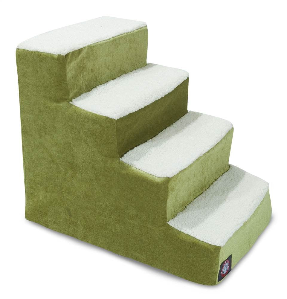 Majestic Pet escalones 4 pasos verde en uso diario para facilitar subir a la cama