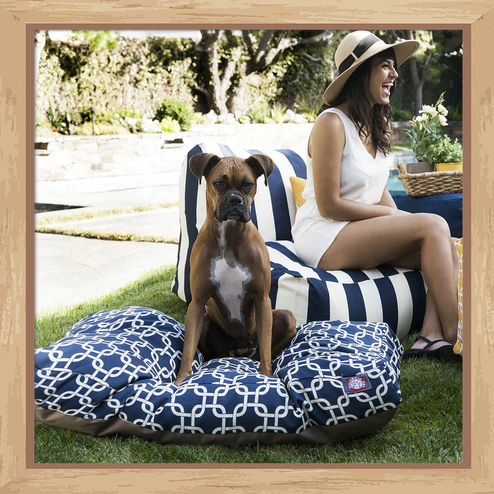 Producto fabricado en Estados Unidos con materiales importados para mayor calidad Majestic Pet