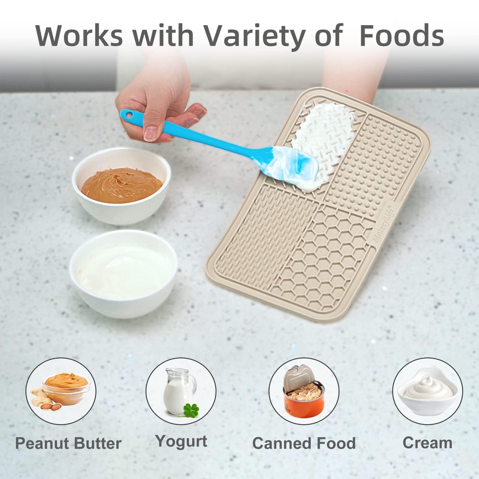 Accesorios MateeyLife: espátula y cepillo para facilitar la limpieza.