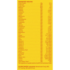 Gato disfrutando la comida diaria Meow Mix.