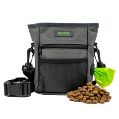 Mighty Paw bolsa para premios con cierre magnético, evitando derrames durante paseos.