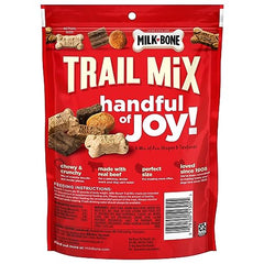 Milk-Bone Trail Mix ternera y batata en bocaditos para perros sabrosos.