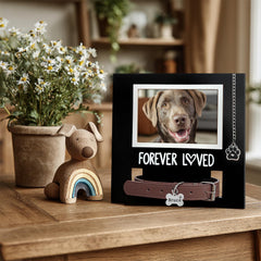 MYPAWLETS detalle del colgante de huella, añade un toque simbólico y elegante.
