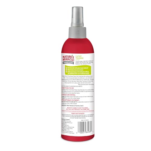 Nature’s Miracle Catnip Spray etiqueta frontal facilita su uso en juguetes