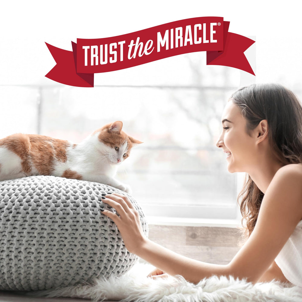 Nature’s Miracle marca-confianza representa un arenero confiable para hogares con gatos.