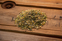 New Country Organics Bolsa 25 lb para ponedoras, práctica y lista para usar.