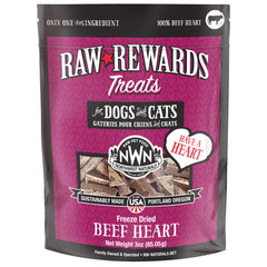 Northwest Naturals trozos pequeños de corazón de res liofilizado, ideales para premiar.