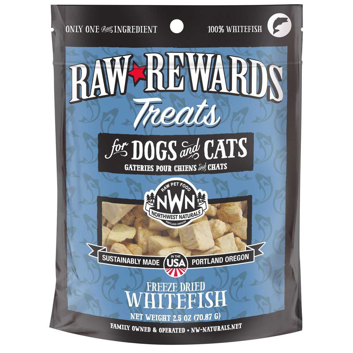 Northwest Naturals trozos pequeños de pescado blanco para perros y gatos, premio sabroso y fácil de masticar.