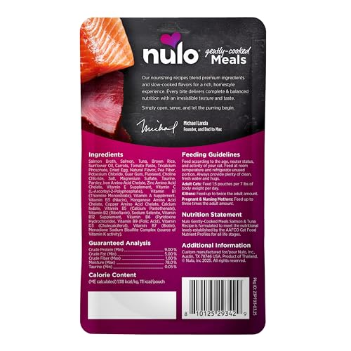 Nulo comida húmeda con salmón y atún, caldo para hidratación diaria.