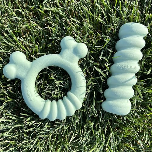 Nylabone tamaño pequeño para cachorros hasta 25 libras.
