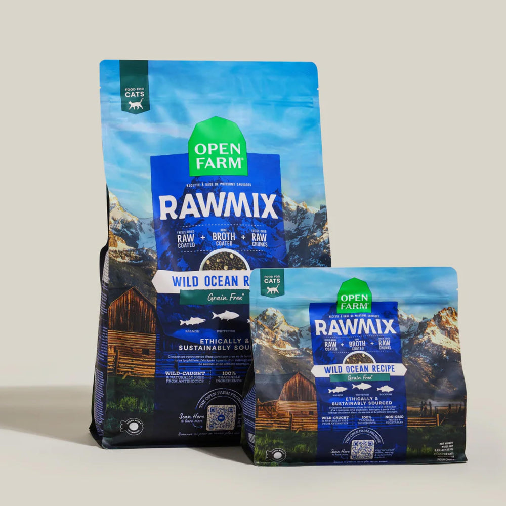 Open Farm RawMix porciones fáciles de servir para gatos de interior y exterior.