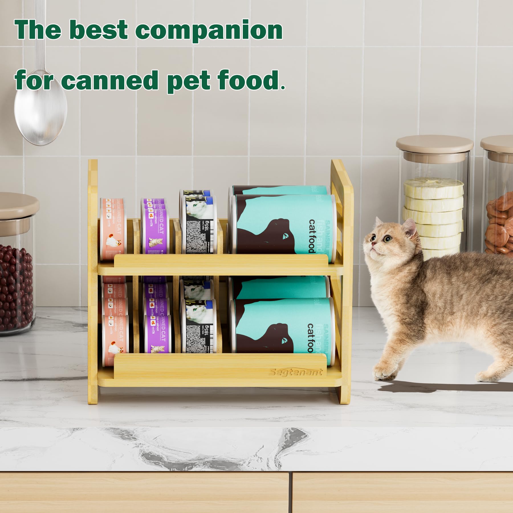Organizador rodante de latas para gato de bambú, interior muestra rotación suave de latas.