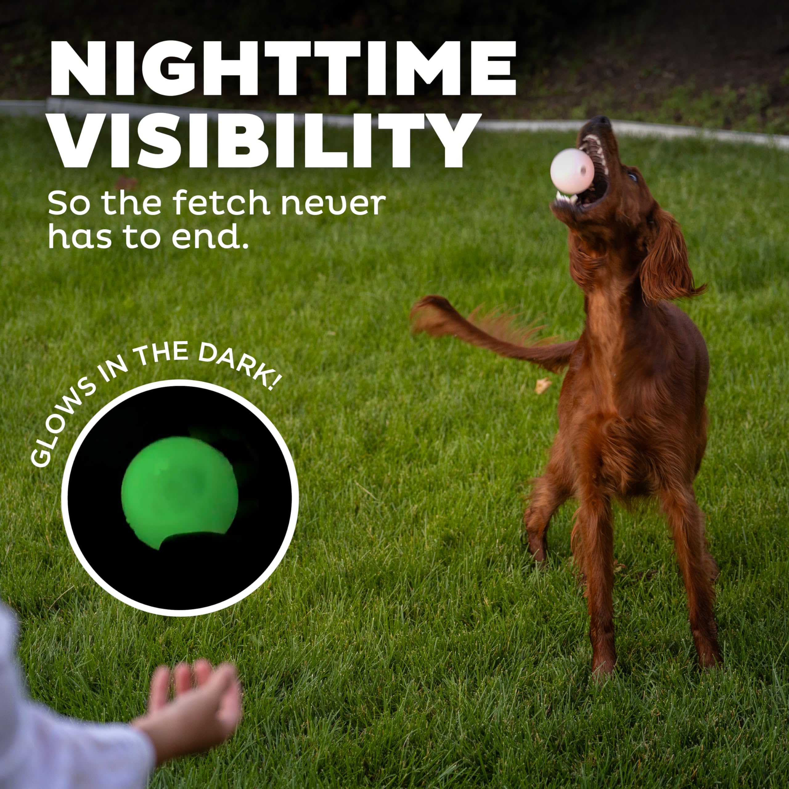 Outward Hound bola diseñada para juego en interior y exterior con durabilidad.