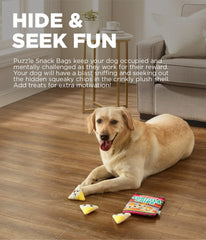 Outward Hound Juguete Perro Sonido Crujiente: el perro busca el snack dentro de la bolsa.