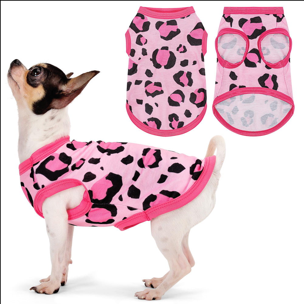 Camiseta Paiaite con estampa leopardo rosa, ideal para paseos diarios.