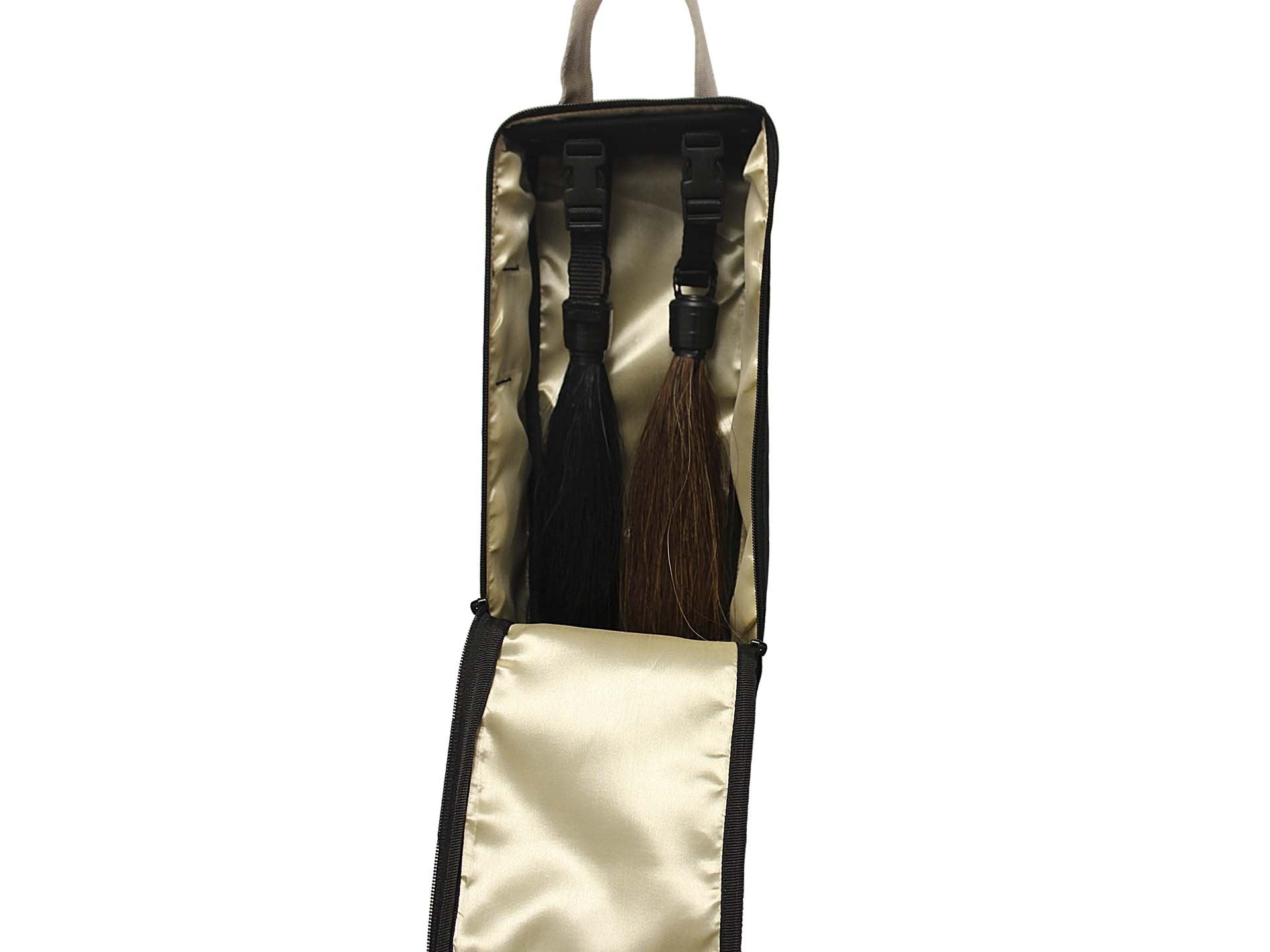 Paris Tack bolsa frontal con bolsillo inferior para peines y bandas de trenza.