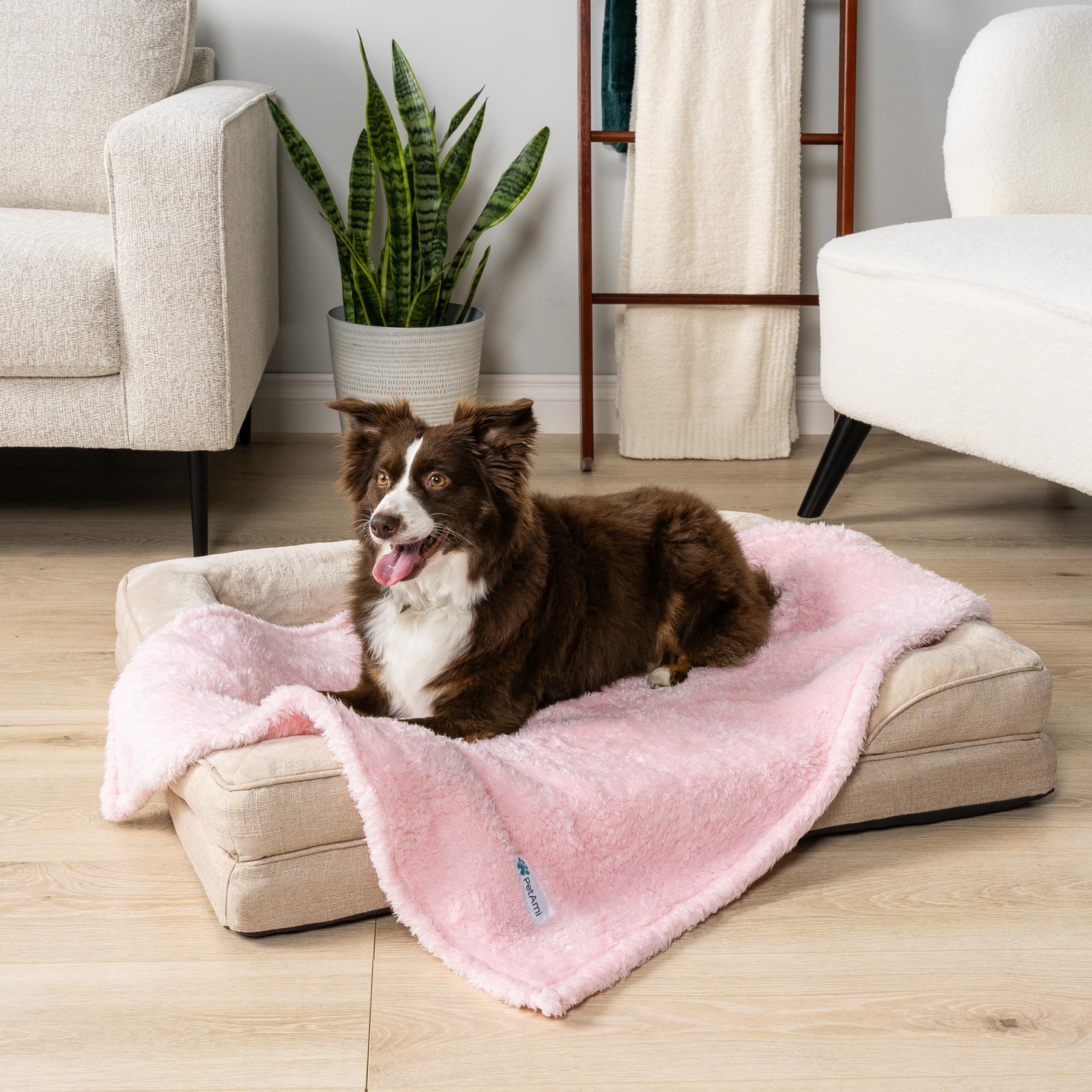 Manta sherpa doble cara de PetAmi en rosa, toque suave para calmar mascotas.