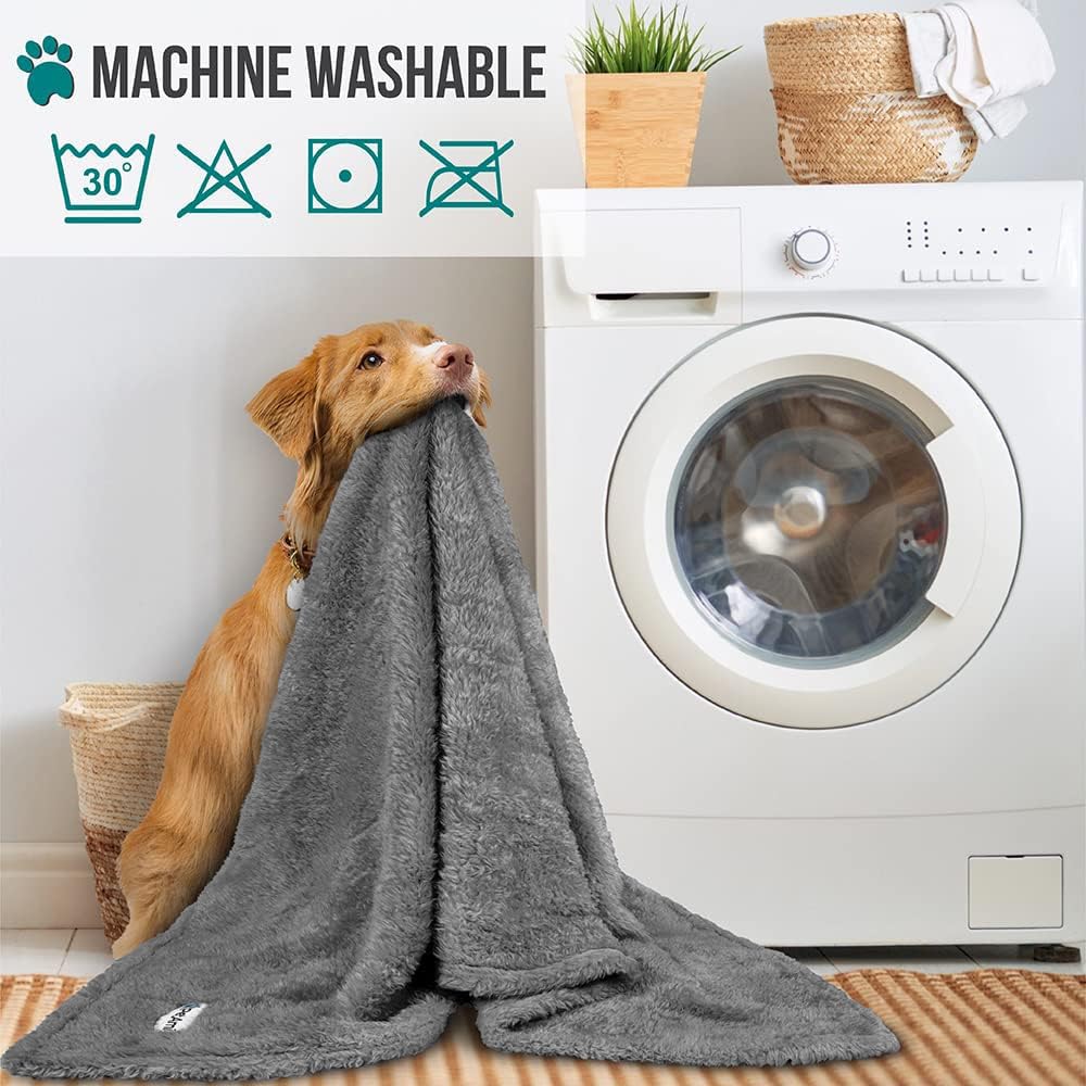 PetAmi manta talla 24x32, adecuada para cachorros y gatos pequeños.