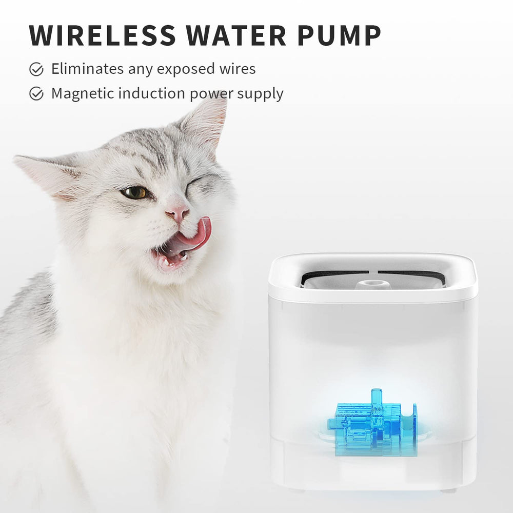 Tanque de agua desmontable y base separable para facilitar rellenado y limpieza.