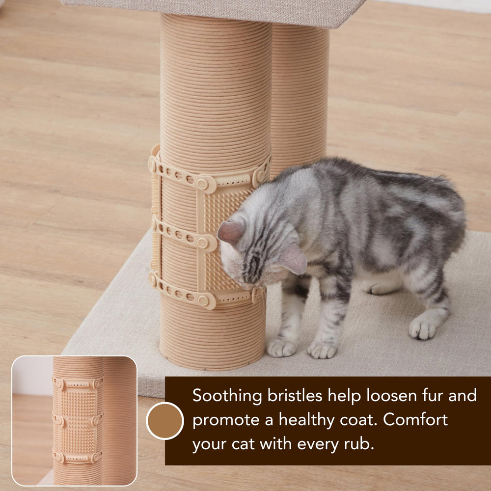 PetPals Anywhere Cat Massager se adapta a árboles y muebles para mayor versatilidad.