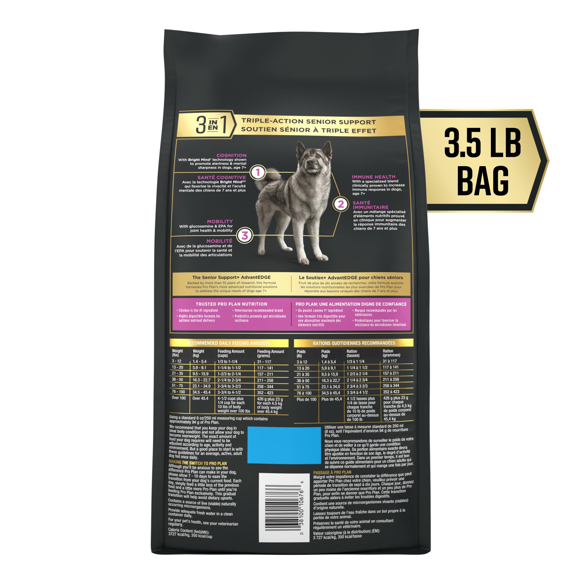 Perro mayor come en tazón con Purina Pro Plan AdvantEDGE Senior.