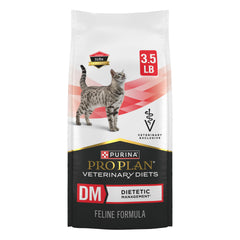 Purina Pro Plan DM, pienso seco para gatos en plato, ayuda a mantener la masa magra.