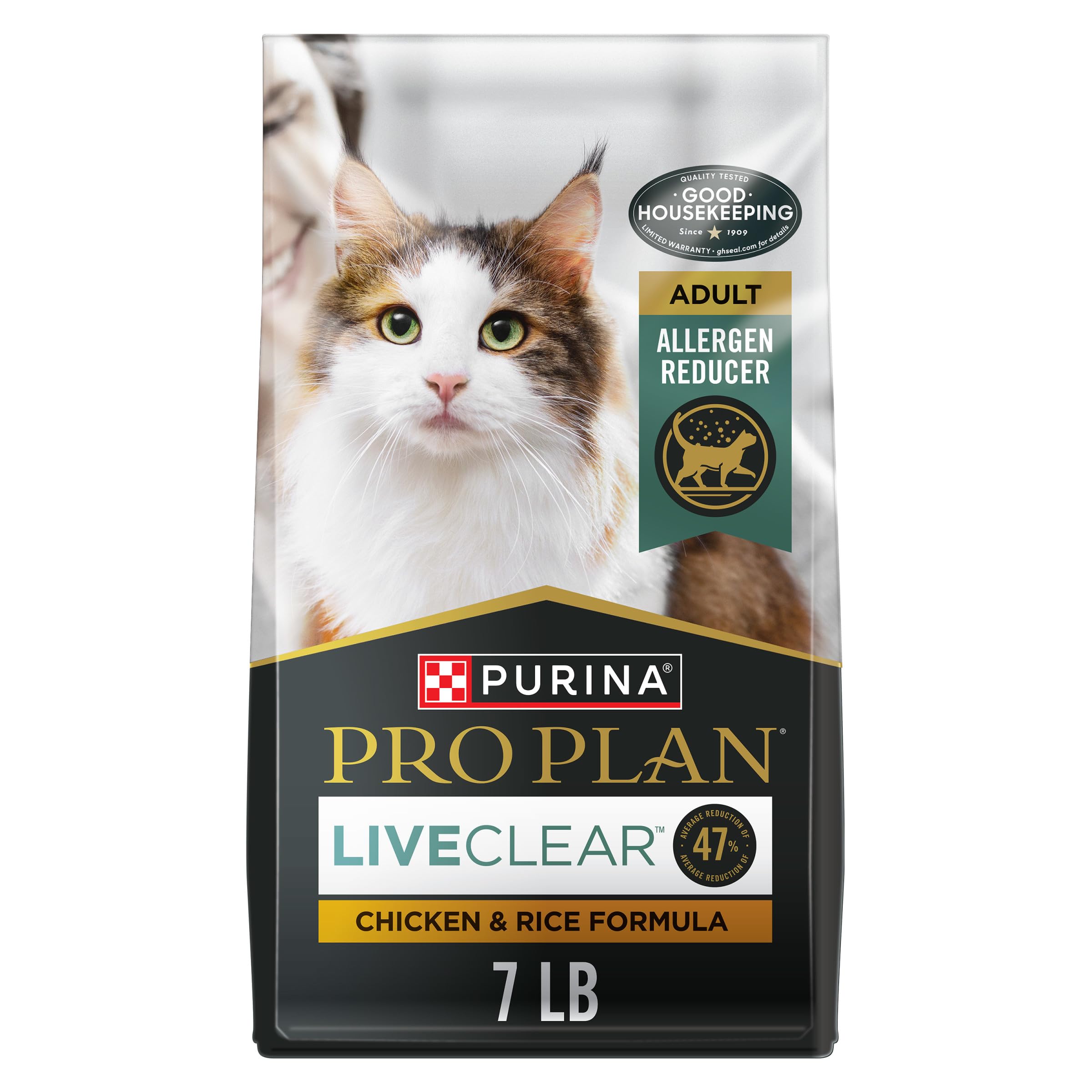 Purina Pro Plan LIVECLEAR: gato comiendo croquetas crujientes para soporte muscular.
