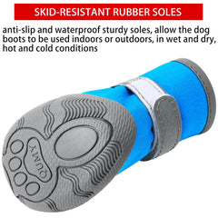 Tejido impermeable QUMY mantiene las patas secas ante la lluvia.