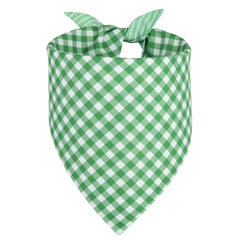 QUQULE bandana para perro verde XL, vista frontal, ideal para paseos elegantes.