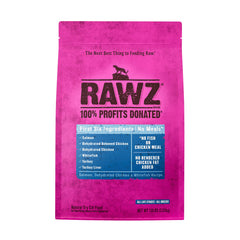 Rawz salmón-textura-crujiente para gatos, ideal para la experiencia de alimentación diaria.