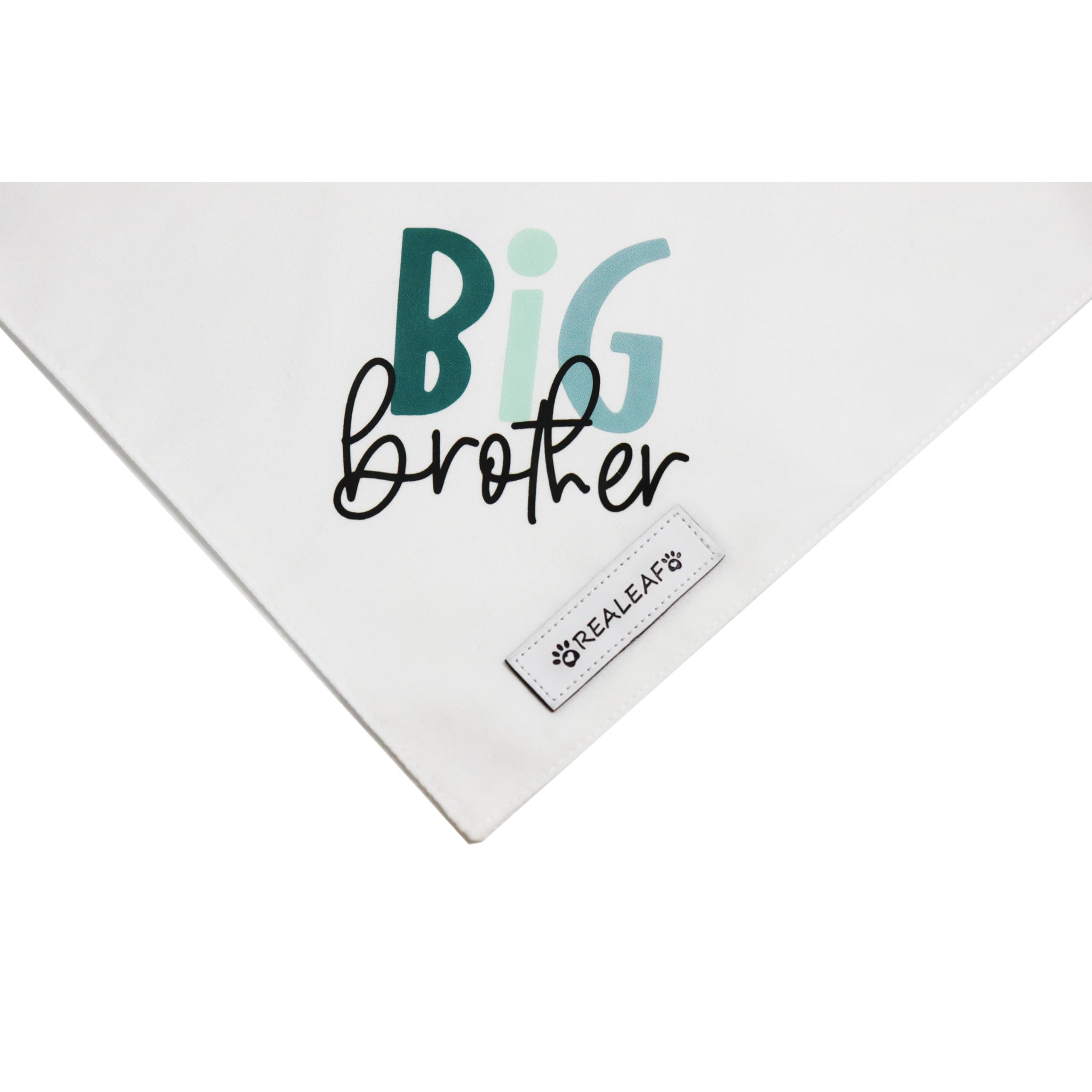 Bandana Realeaf como accesorio versátil para sesiones de fotos y celebraciones.