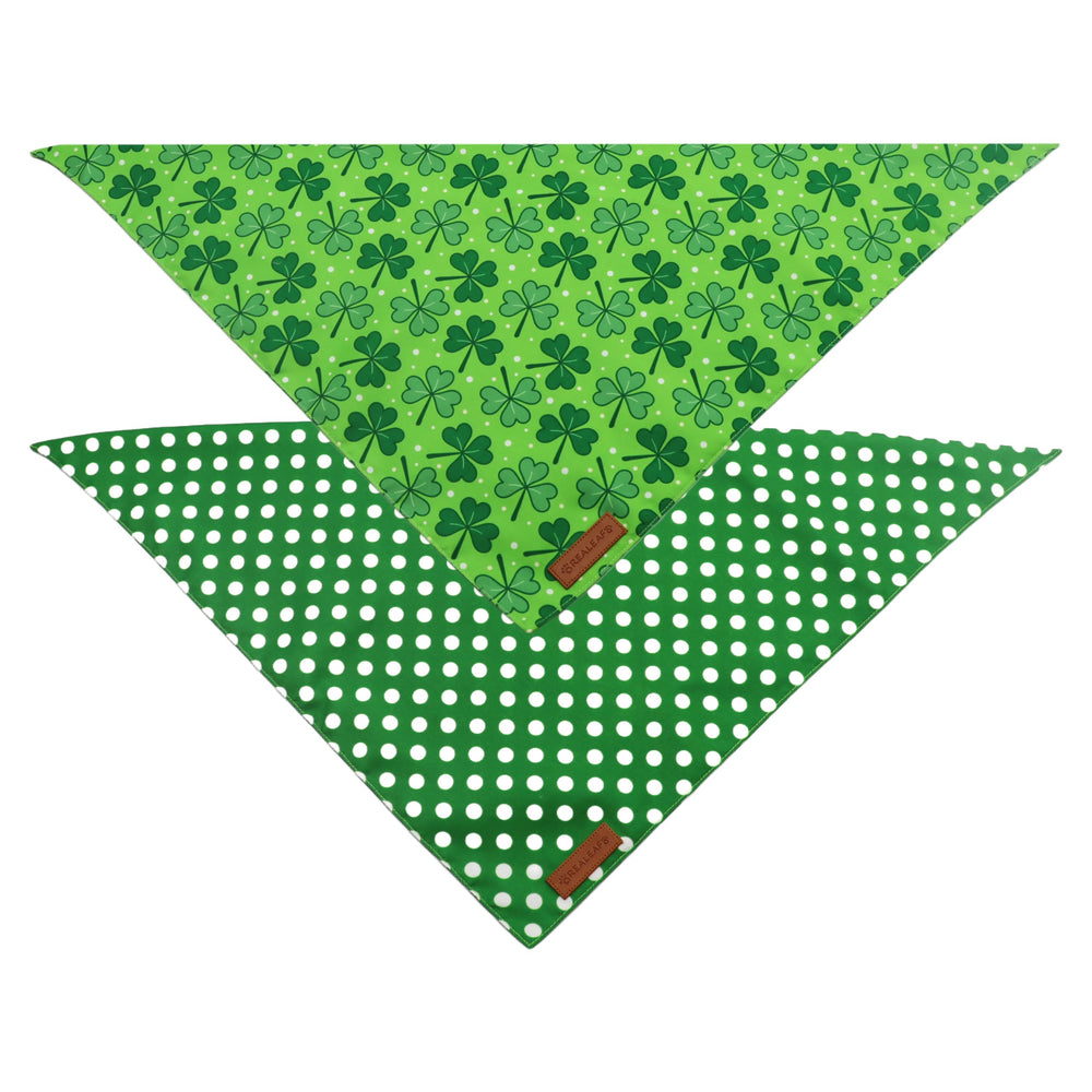 Realeaf bandana perro estampado trébol verde, estilo festivo para paseos.