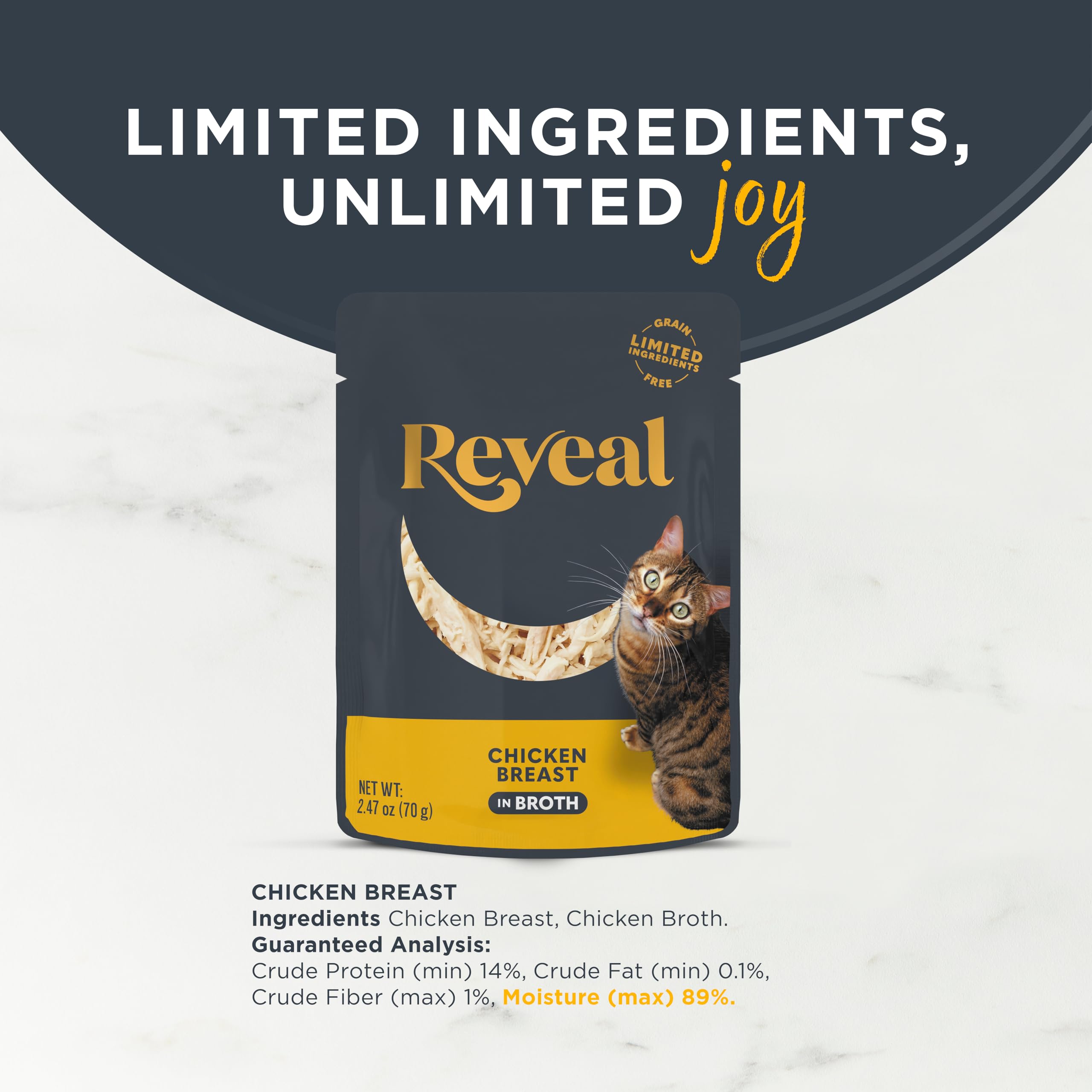 Reveal – chat dégustant un bouillon hydratant dans sa pâtée humide.