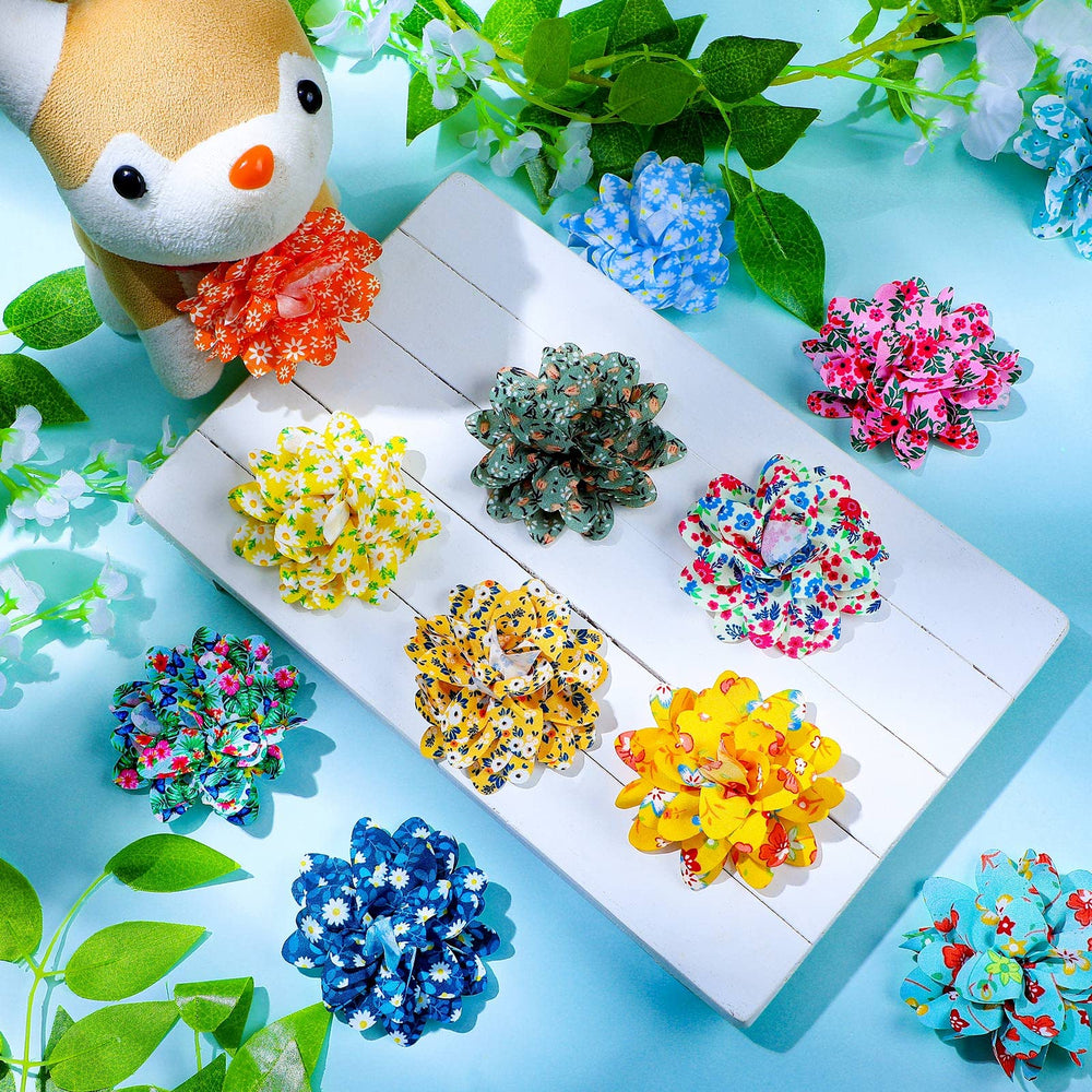Sadnyy adornos florales en lazo para collar de perro pequeño, elegante día a día.
