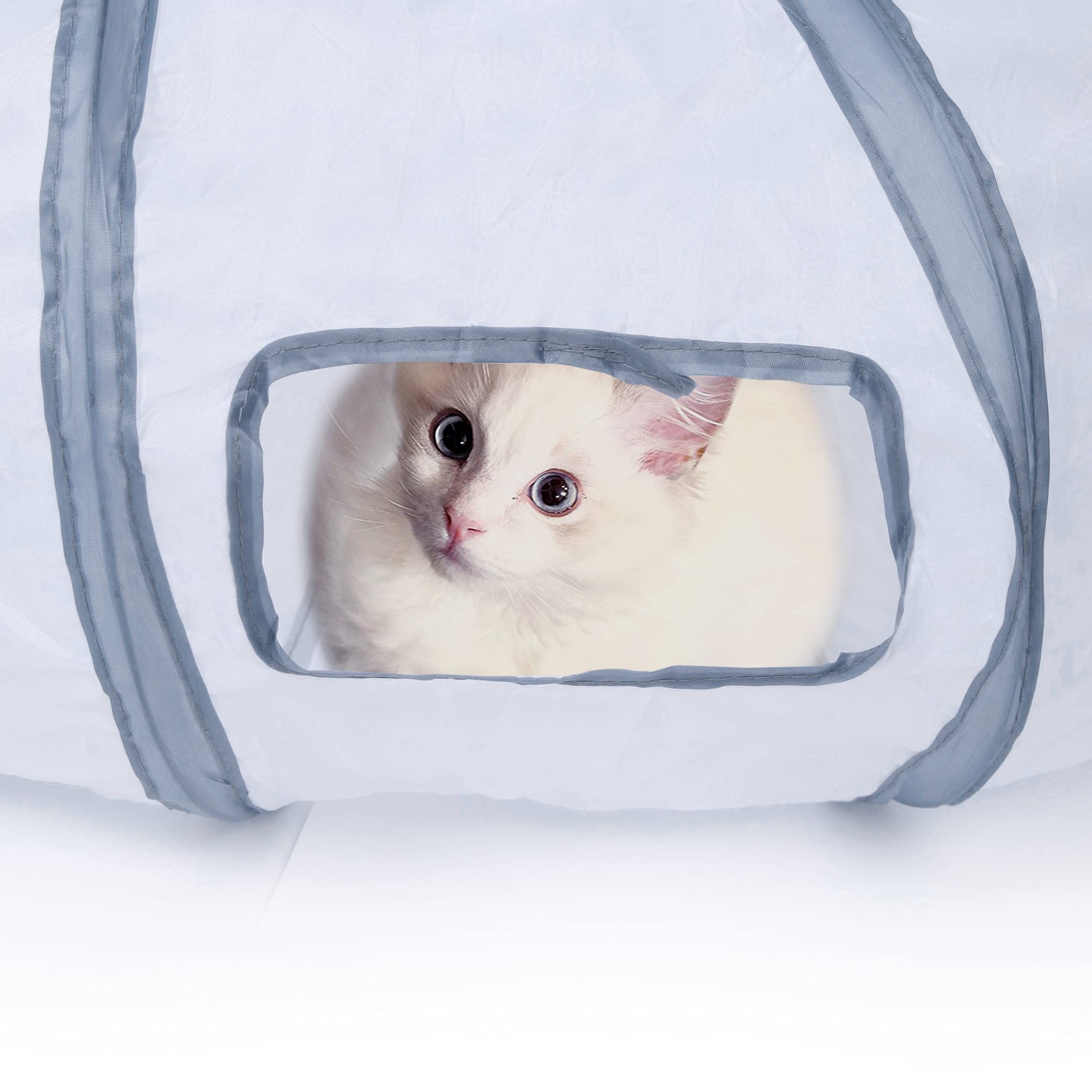 Uso interior para felinos y pequeños, ideal para distracción en casa.