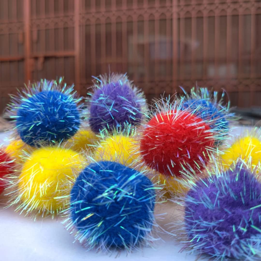 Shizhoo pom-pom brillo realce visual durante la diversión del gato.