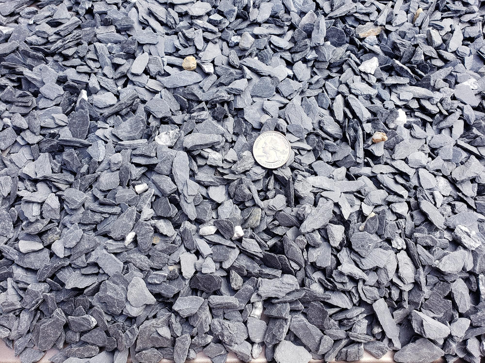 Small World Slate & Stone sustrato gris azulado que complementa decoraciones.