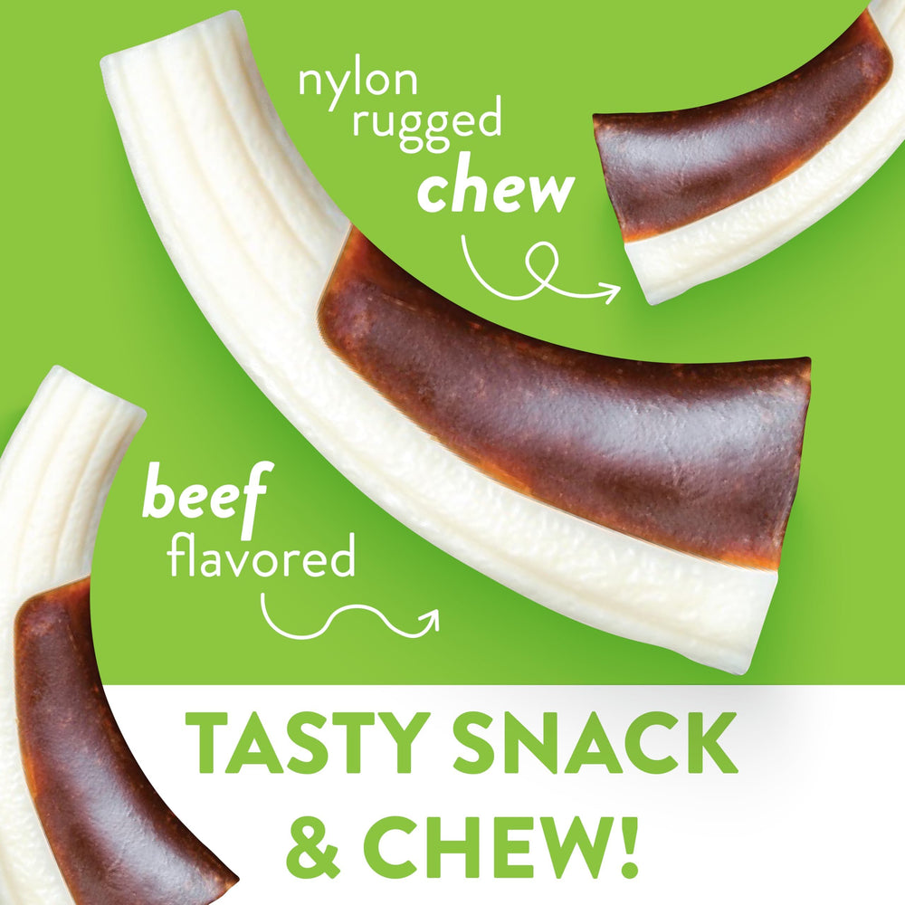 Spunky Pup Snack & Chew sabor ternera: recompensa sabrosa para perros durante el juego.