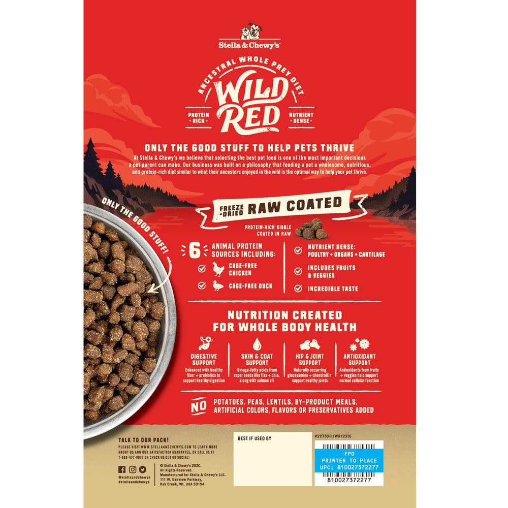 Stella & Chewy's Wild Red kibble recubierto crudo, aportando proteína adicional en cada bocado.