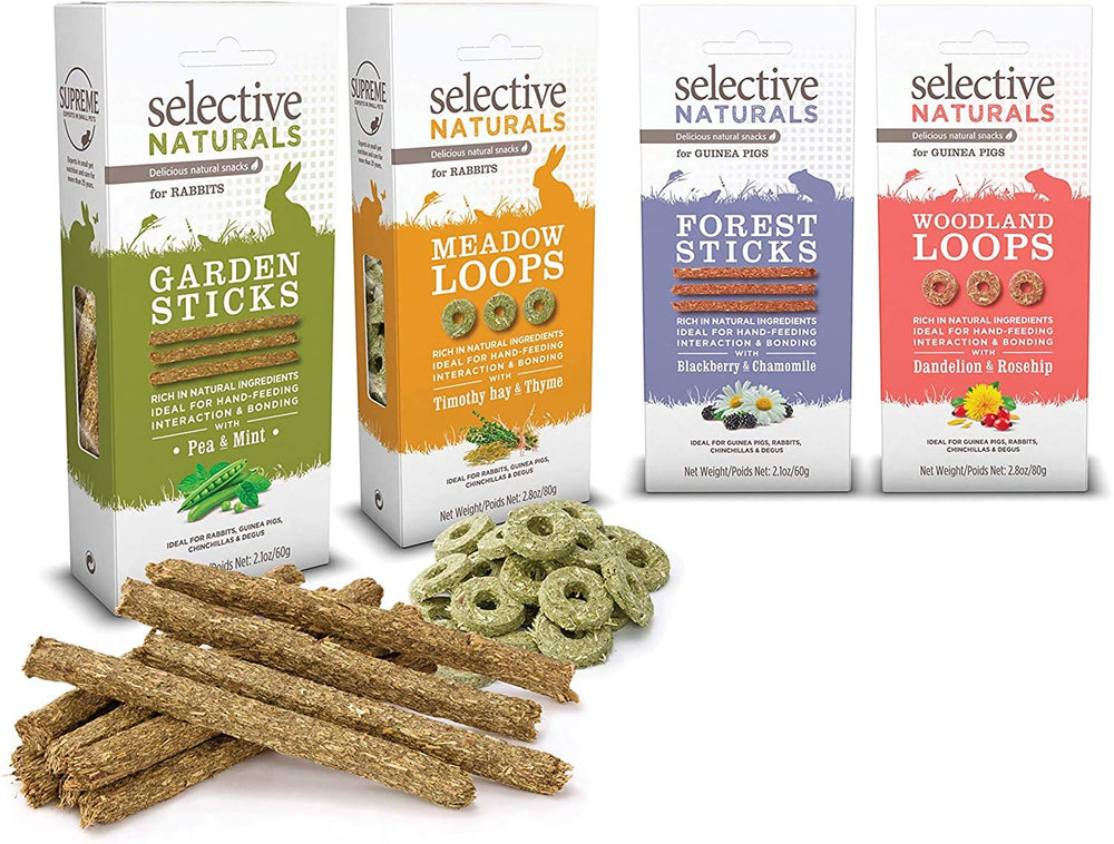 Supreme Petfoods Woodland Loops ingredientes primer plano, con diente de león y rosa mosqueta para snack natural.