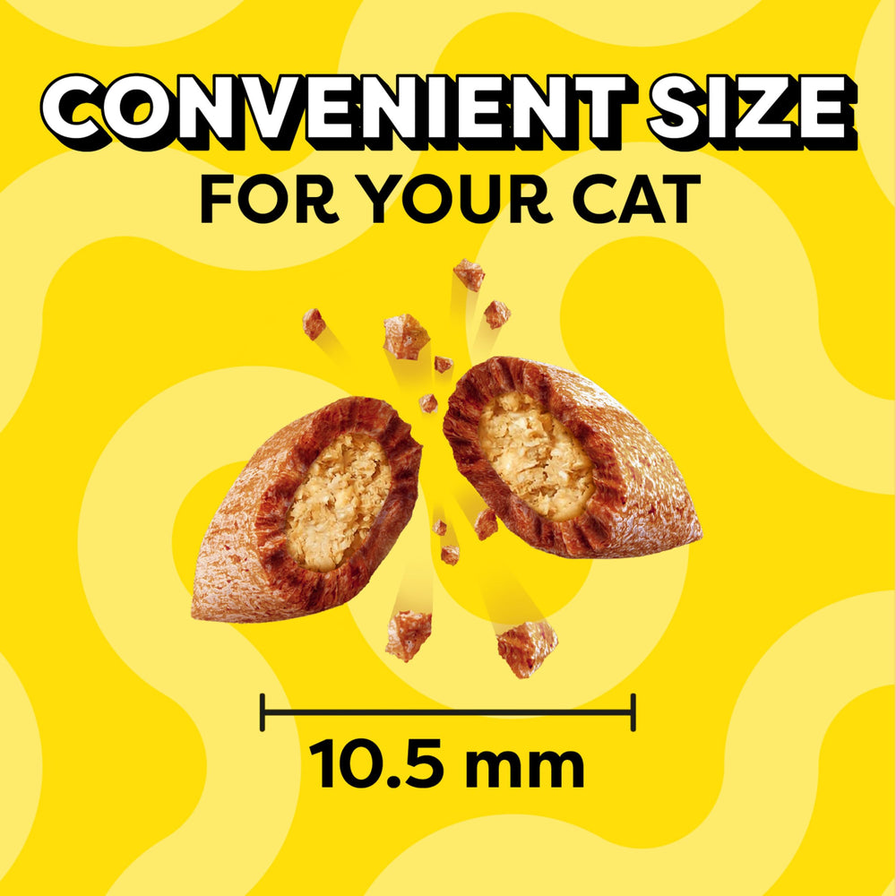 Temptations golosinas para gatos sabor langosta, momento de snack para el gato.