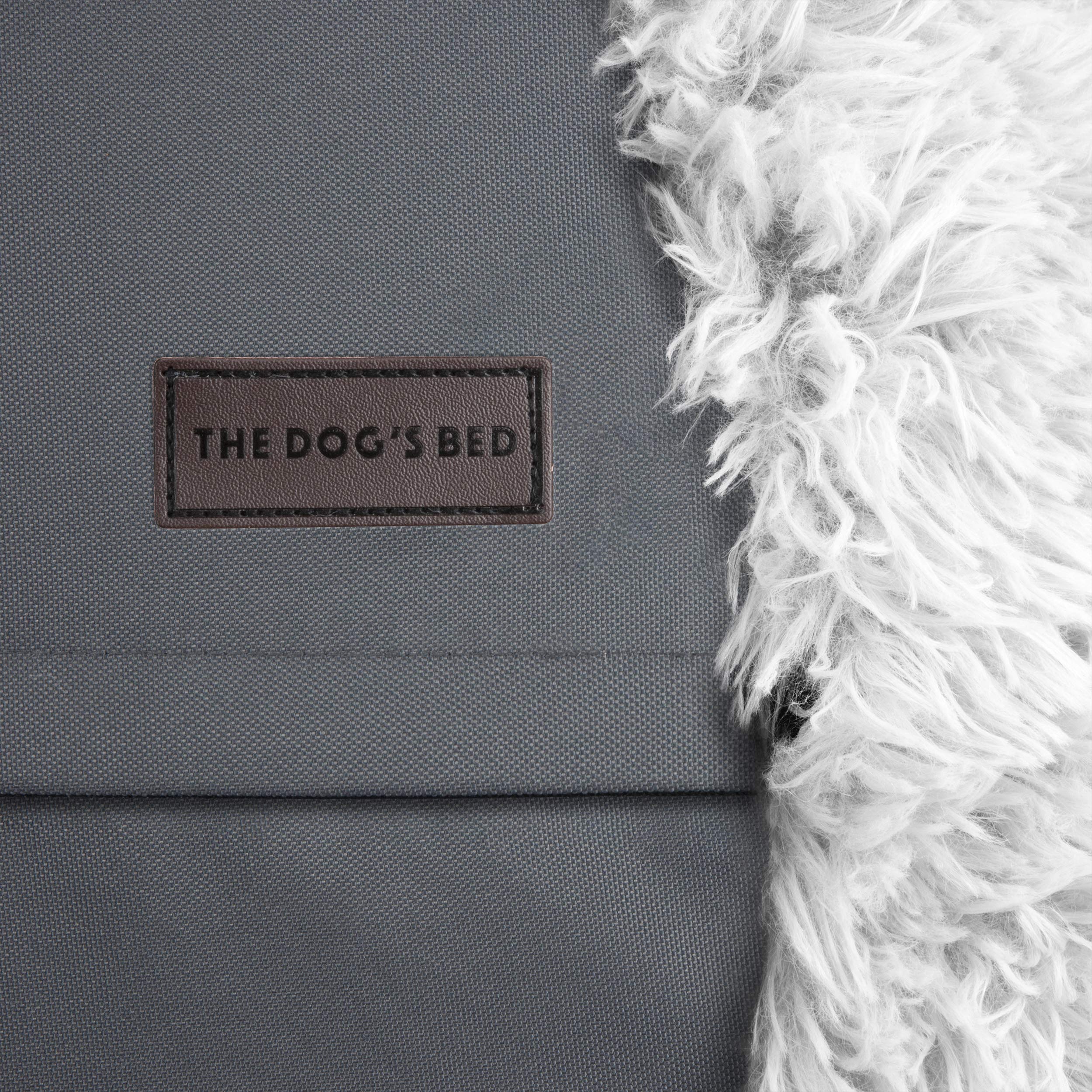 The Dog’s Balls cama rosquilla tacto peluche para mayor confort nocturno.