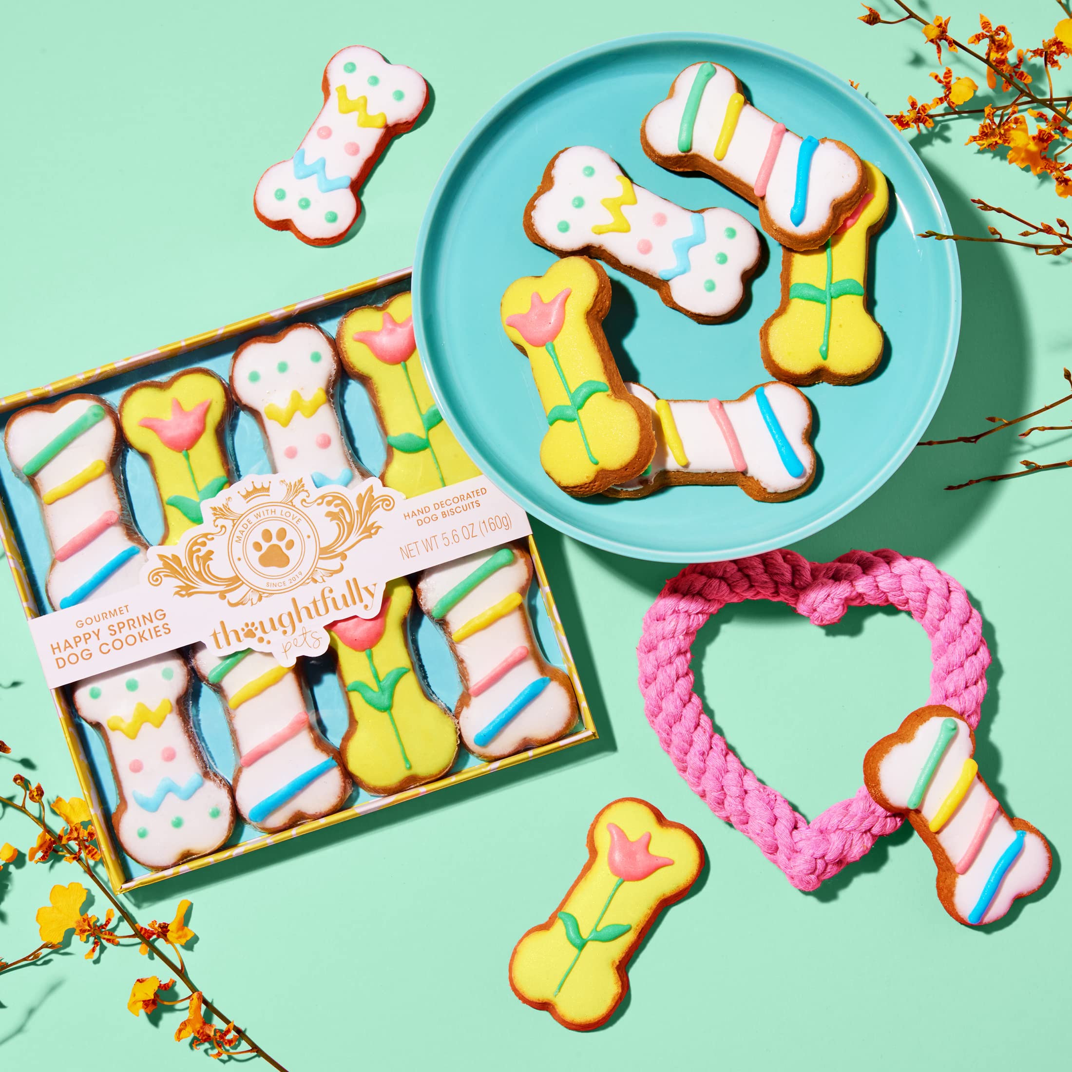 Galletas en forma de hueso decoradas a mano para perros Thoughtfully Pets