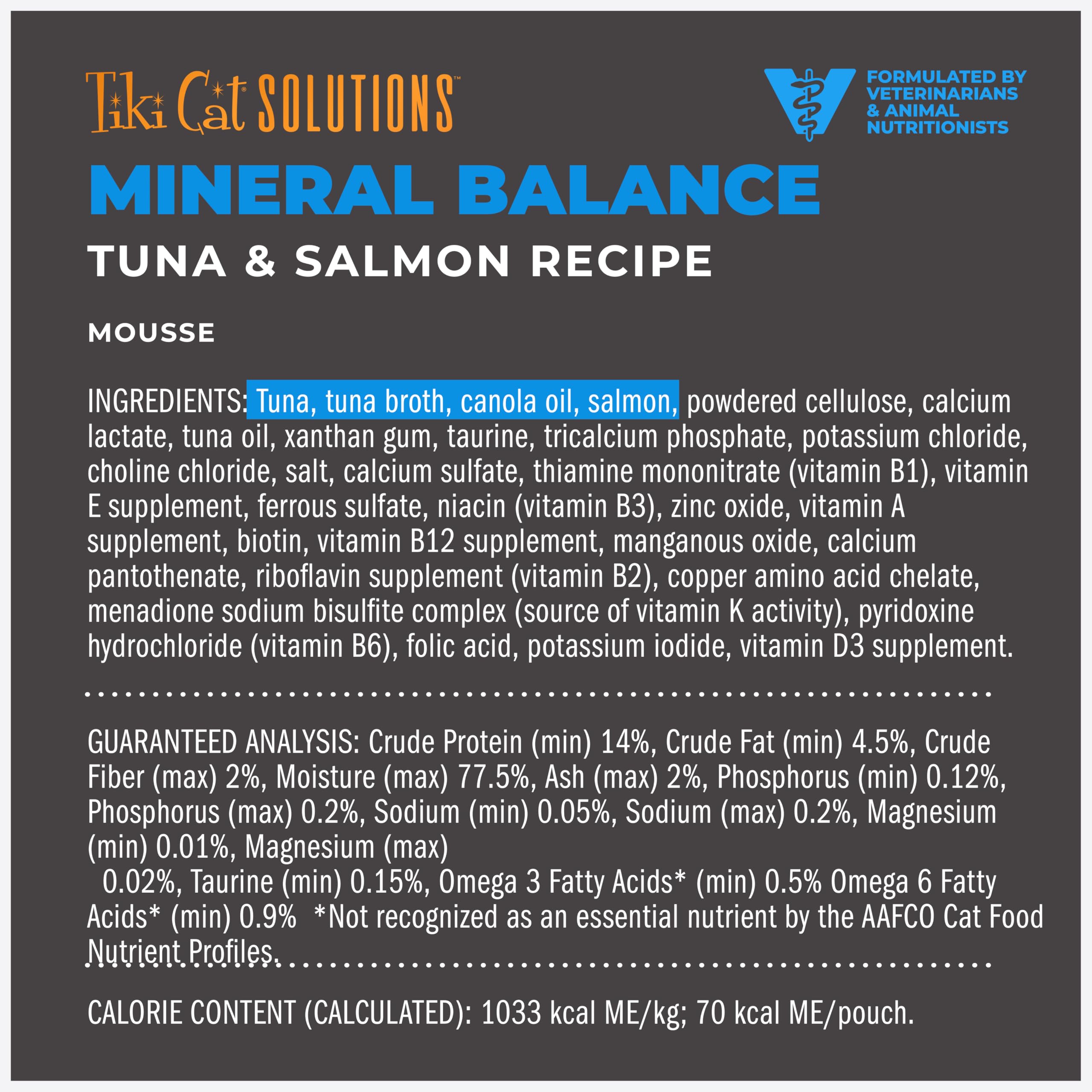 Sabor atún y salmón de Tiki Cat Solutions Mineral Balance Mousse en plato.