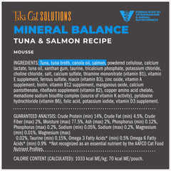 Sabor atún y salmón de Tiki Cat Solutions Mineral Balance Mousse en plato.