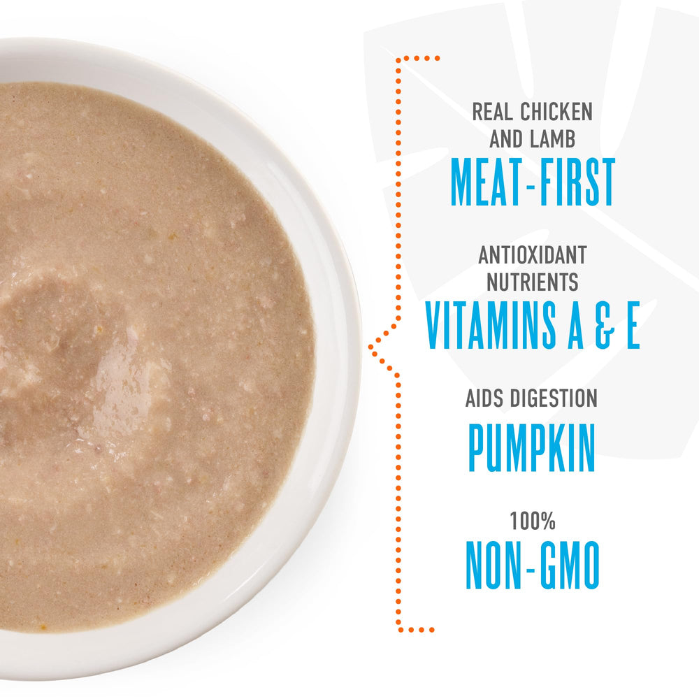 Ingredientes reales de pollo y cordero en Tiki Pets Senior Mousse.