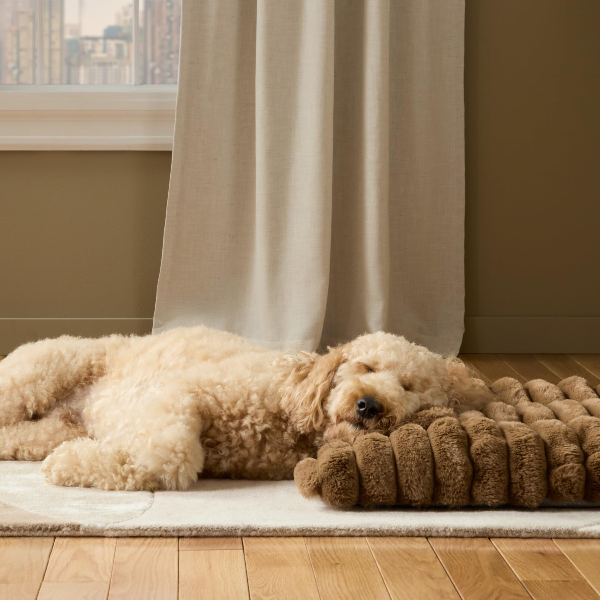 Town & Country Luxe CuddleTown: pelaje sintético suave para una sensación cálida.